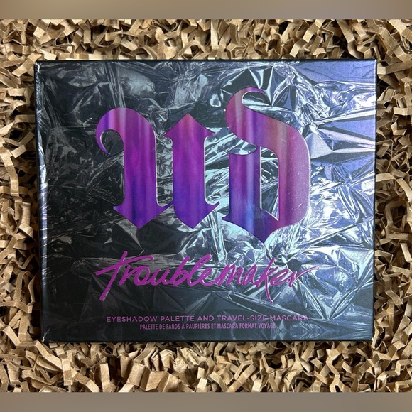Urban Decay
2-Pc. Troublemaker Eyeshadow Palette & Mascara Set - Picture 5 of 16